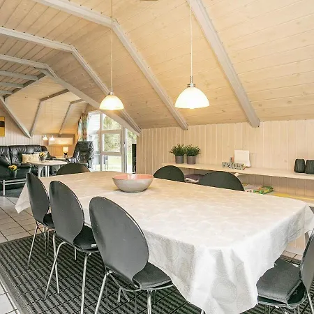 8 Person In * Blåvand